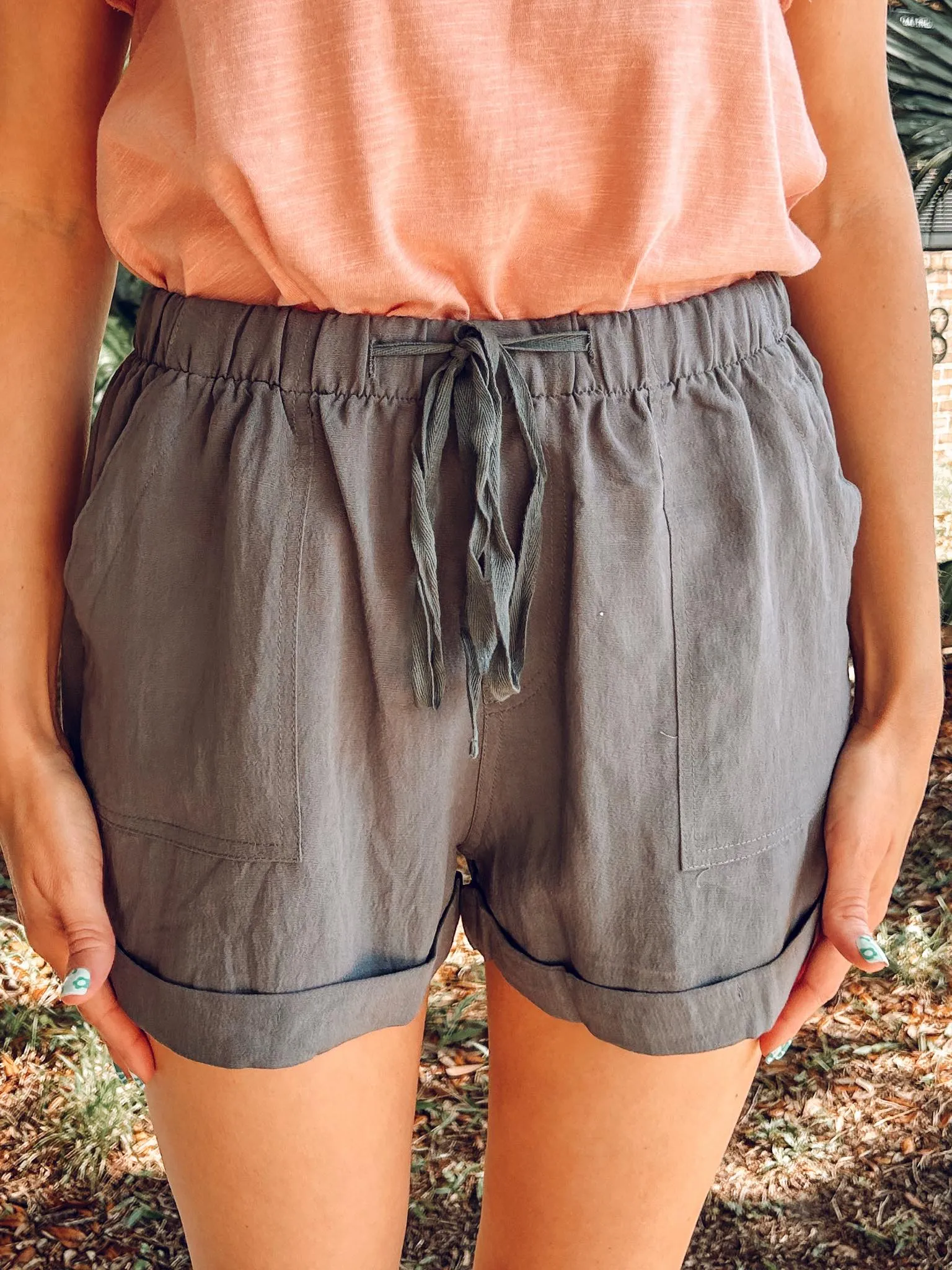 Easy Living Linen Shorts | Charcoal