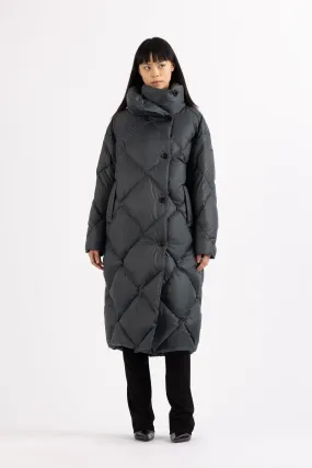 ICONIC DIAMOND QUILT DOWN COAT DEA